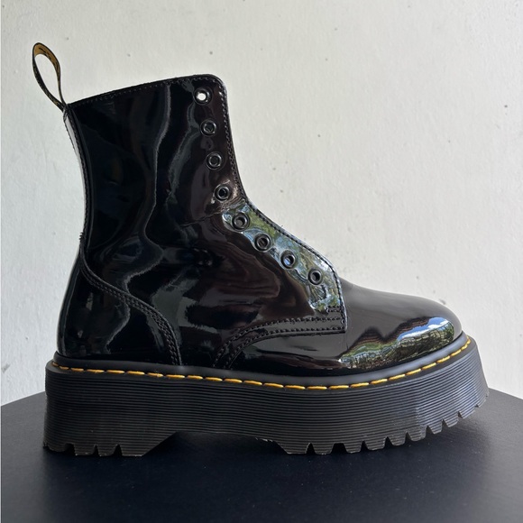 Dr. Martens Shiny Black Women's Jadon Boot, Black/Black Size 11 US - Picture 4 of 12